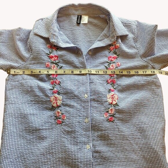 Divided Top 4 Button Up Striped Floral Coastal - Picture 4 of 14